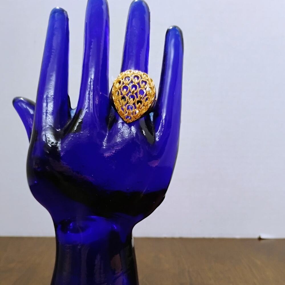 Gold Tone Fun Fashion Ring Size 8.5